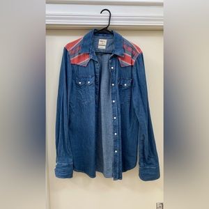 Gap Denim Shirt with cloth shoulders size M
